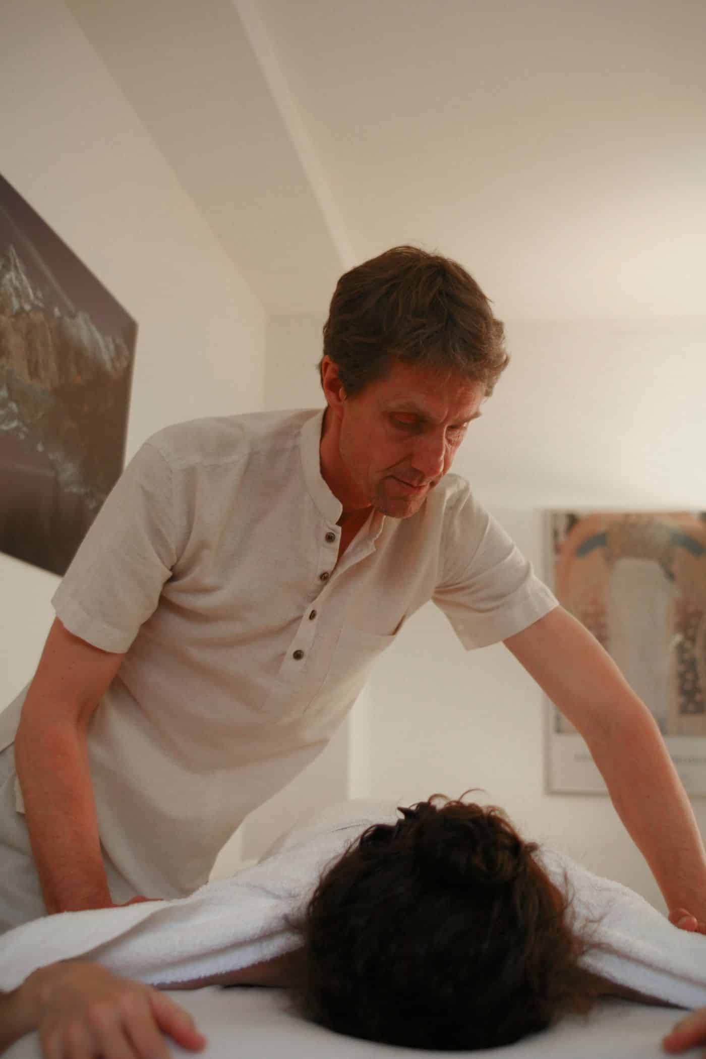 Ayurvedic massage, masaje
